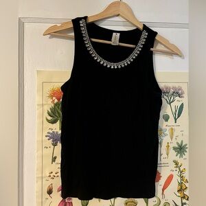 🐦‍⬛BLACK TANK TOP-SIMPLE JEWELED NECKLINE!⭐️